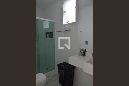 Casa à venda com 270m², 3 quartos e 3 vagasBanheiro Social