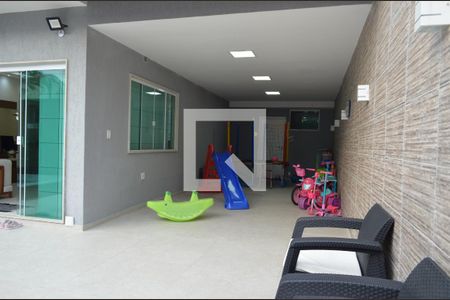 Casa à venda com 270m², 3 quartos e 3 vagasÁrea Externa - Garagem