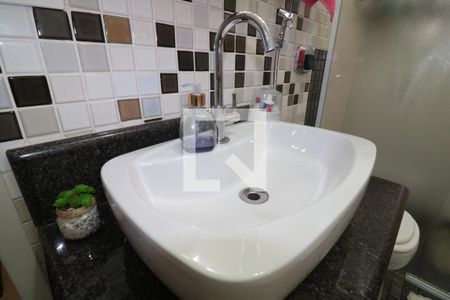 Banheiro da Suíte - pia de casa para alugar com 3 quartos, 160m² em Vila Esperança, São Paulo