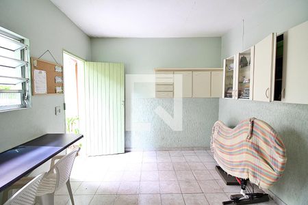 Casa à venda com 150m², 3 quartos e 2 vagasQuarto de Serviço
