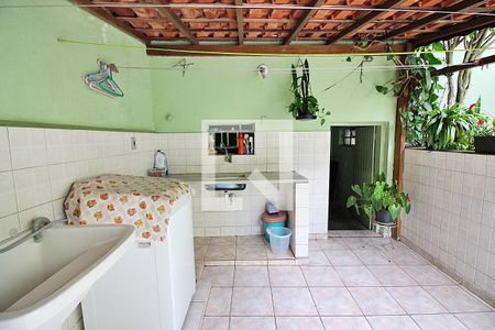 Casa à venda com 150m², 3 quartos e 2 vagasLavanderia