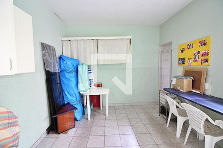 Casa à venda com 150m², 3 quartos e 2 vagasQuarto de Serviço