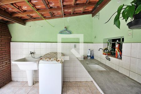 Casa à venda com 150m², 3 quartos e 2 vagasLavanderia