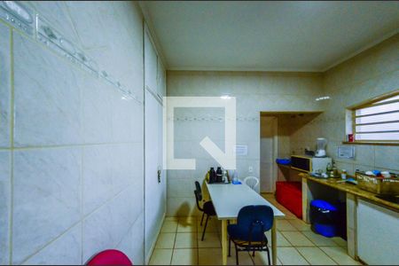 Casa à venda com 640m², 6 quartos e 10 vagas Casa à venda com 640m², 6 quartos e 10 vagasCozinha 1