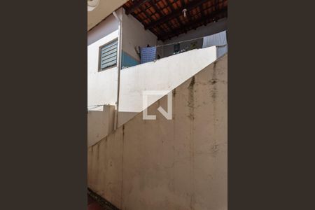 Casa à venda com 175m², 3 quartos e 4 vagasCasa de Fundos