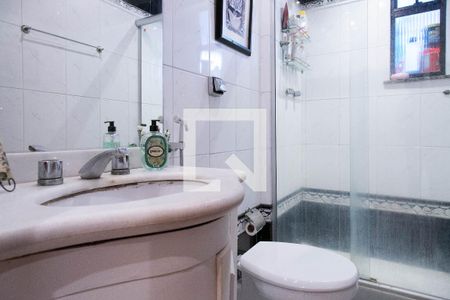 Apartamento à venda com 96m², 3 quartos e 2 vagas Apartamento à venda com 96m², 3 quartos e 2 vagasBanheiro social