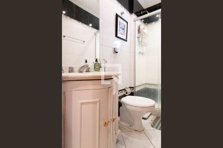 Apartamento à venda com 96m², 3 quartos e 2 vagas Apartamento à venda com 96m², 3 quartos e 2 vagasBanheiro social