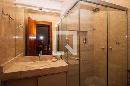 Casa à venda com 230m², 3 quartos e 4 vagas Casa à venda com 230m², 3 quartos e 4 vagasBanheiro