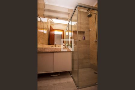 Casa à venda com 230m², 3 quartos e 4 vagas Casa à venda com 230m², 3 quartos e 4 vagasBanheiro