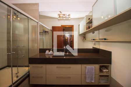 Casa à venda com 230m², 3 quartos e 4 vagas Casa à venda com 230m², 3 quartos e 4 vagasBanheiro da Suíte