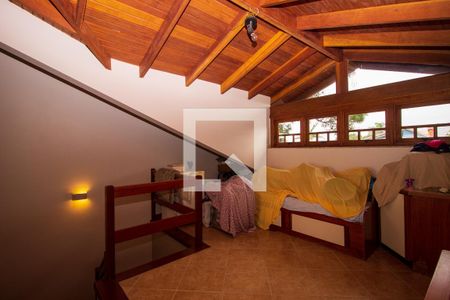 Casa à venda com 230m², 3 quartos e 4 vagas Casa à venda com 230m², 3 quartos e 4 vagasTerraço