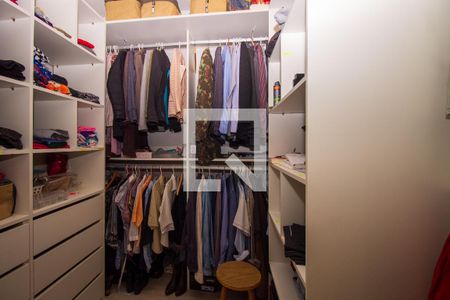 Casa à venda com 230m², 3 quartos e 4 vagas Casa à venda com 230m², 3 quartos e 4 vagasCloset da suíte