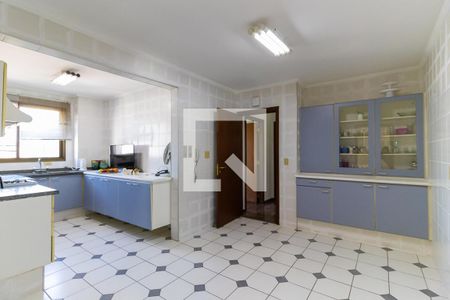 Apartamento à venda com 220m², 3 quartos e 4 vagas Apartamento à venda com 220m², 3 quartos e 4 vagasCozinha