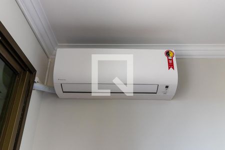 Apartamento à venda com 220m², 3 quartos e 4 vagas Apartamento à venda com 220m², 3 quartos e 4 vagasQuarto 1 - Suíte