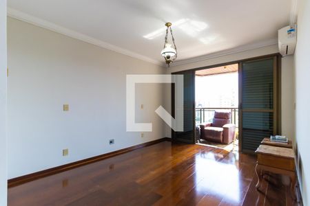 Apartamento à venda com 220m², 3 quartos e 4 vagas Apartamento à venda com 220m², 3 quartos e 4 vagasQuarto 1 - Suíte