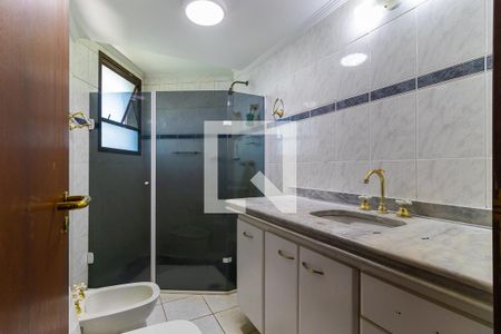 Apartamento à venda com 220m², 3 quartos e 4 vagas Apartamento à venda com 220m², 3 quartos e 4 vagasBanheiro social