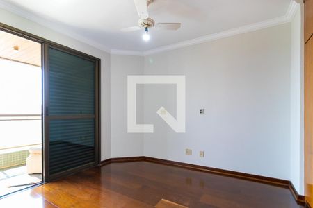 Apartamento à venda com 220m², 3 quartos e 4 vagas Apartamento à venda com 220m², 3 quartos e 4 vagasQuarto 3