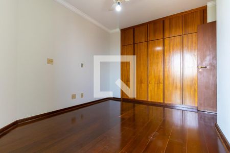 Apartamento à venda com 220m², 3 quartos e 4 vagas Apartamento à venda com 220m², 3 quartos e 4 vagasQuarto 3