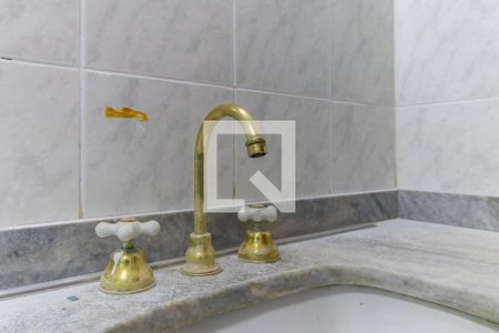 Apartamento à venda com 220m², 3 quartos e 4 vagas Apartamento à venda com 220m², 3 quartos e 4 vagasBanheiro social