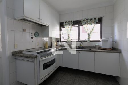Apartamento à venda com 160m², 4 quartos e 3 vagas Apartamento à venda com 160m², 4 quartos e 3 vagasCozinha