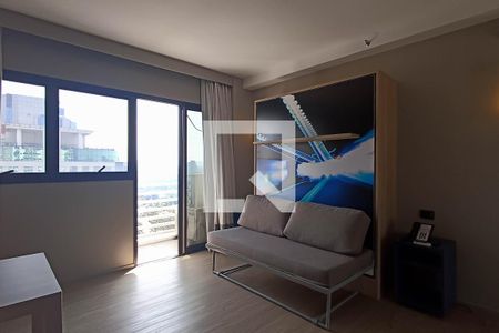 Sala/Quarto de apartamento para alugar com 1 quarto, 29m² em Alphaville Industrial, Barueri