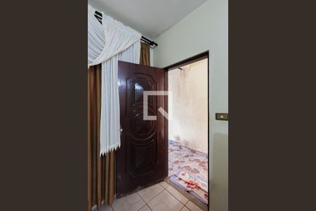 Casa à venda com 125m², 2 quartos e 2 vagas Casa à venda com 125m², 2 quartos e 2 vagasEntrada