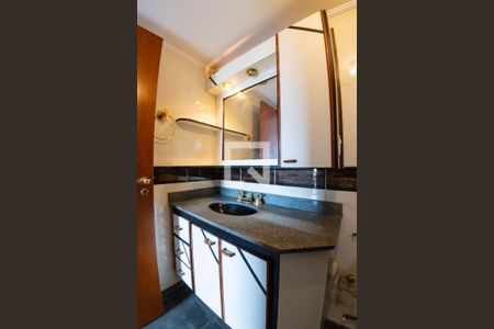 Apartamento à venda com 264m², 3 quartos e 4 vagas Apartamento à venda com 264m², 3 quartos e 4 vagasBanheiro