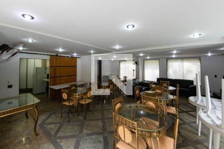 Apartamento à venda com 264m², 3 quartos e 4 vagas Apartamento à venda com 264m², 3 quartos e 4 vagasÁrea comum - Salão de festas