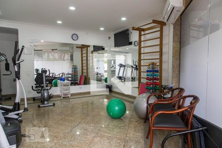 Apartamento à venda com 264m², 3 quartos e 4 vagas Apartamento à venda com 264m², 3 quartos e 4 vagasÁrea comum - Academia