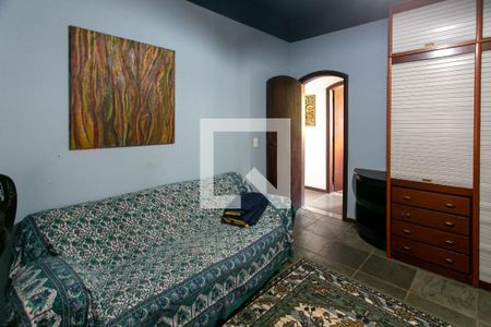 Casa de condomínio à venda com 346m², 4 quartos e 5 vagas Casa de condomínio à venda com 346m², 4 quartos e 5 vagasQuarto 1