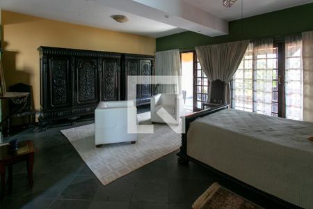 Casa de condomínio à venda com 346m², 4 quartos e 5 vagas Casa de condomínio à venda com 346m², 4 quartos e 5 vagasSuíte 1