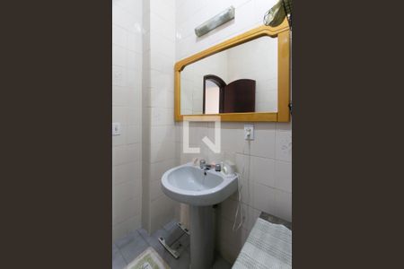 Casa de condomínio à venda com 346m², 4 quartos e 5 vagas Casa de condomínio à venda com 346m², 4 quartos e 5 vagasBanheiro Social