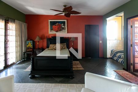 Casa de condomínio à venda com 346m², 4 quartos e 5 vagas Casa de condomínio à venda com 346m², 4 quartos e 5 vagasSuíte 1