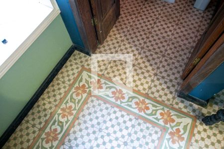 Casa de condomínio à venda com 346m², 4 quartos e 5 vagas Casa de condomínio à venda com 346m², 4 quartos e 5 vagasBanheiro da Suíte 1