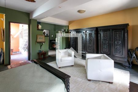 Casa de condomínio à venda com 346m², 4 quartos e 5 vagas Casa de condomínio à venda com 346m², 4 quartos e 5 vagasSuíte 1