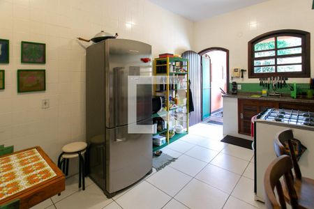 Casa de condomínio à venda com 346m², 4 quartos e 5 vagas Casa de condomínio à venda com 346m², 4 quartos e 5 vagasCozinha