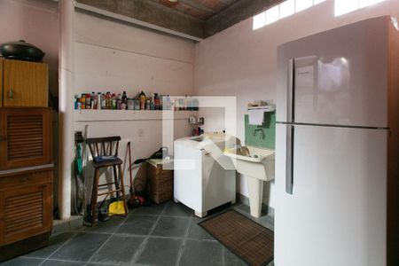 Casa de condomínio à venda com 346m², 4 quartos e 5 vagas Casa de condomínio à venda com 346m², 4 quartos e 5 vagasÁrea de Serviço