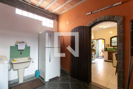 Casa de condomínio à venda com 346m², 4 quartos e 5 vagas Casa de condomínio à venda com 346m², 4 quartos e 5 vagasÁrea de Serviço