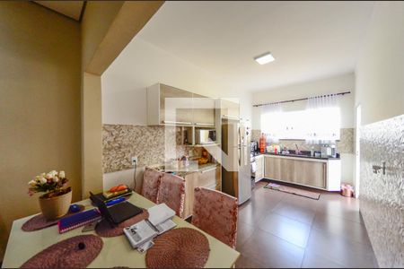 Casa à venda com 119m², 2 quartos e 2 vagasCozinha