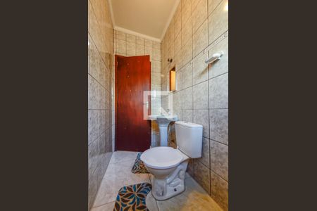 Casa à venda com 119m², 2 quartos e 2 vagasEdícula -Banheiro