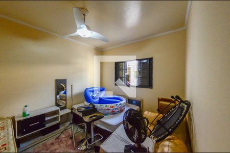 Casa à venda com 119m², 2 quartos e 2 vagasEdícula -Quarto