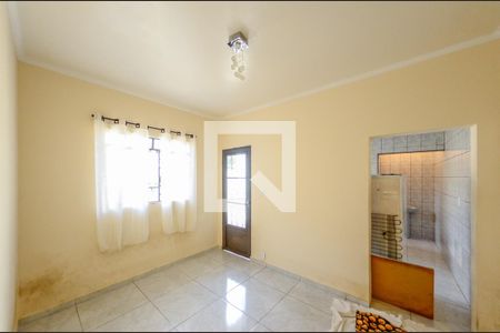 Casa à venda com 119m², 2 quartos e 2 vagasEdícula -Sala