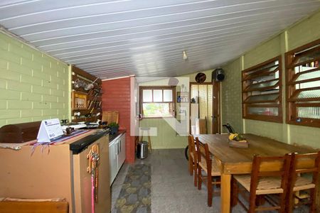 Casa à venda com 70m², 3 quartos e 2 vagasÁrea Externa