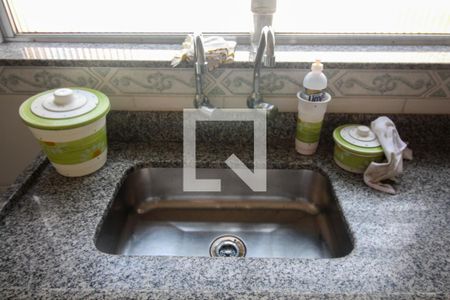 Casa à venda com 150m², 2 quartos e 2 vagasCozinha - Torneira