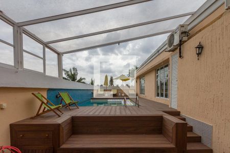 Casa à venda com 700m², 7 quartos e 5 vagas Casa à venda com 700m², 7 quartos e 5 vagasPiscina
