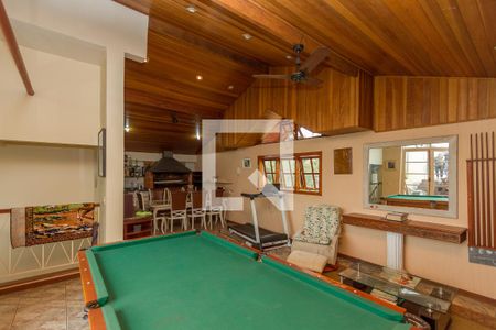 Casa à venda com 700m², 7 quartos e 5 vagas Casa à venda com 700m², 7 quartos e 5 vagasSalão de Jogos