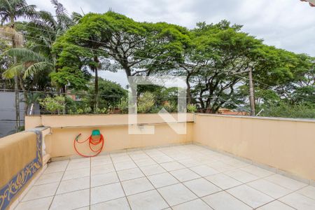 Casa à venda com 700m², 7 quartos e 5 vagas Casa à venda com 700m², 7 quartos e 5 vagasTerraço da Sala de TV
