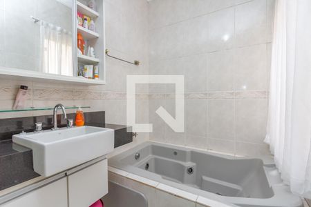 Casa à venda com 700m², 7 quartos e 5 vagas Casa à venda com 700m², 7 quartos e 5 vagasBanheiro da Suíte 1