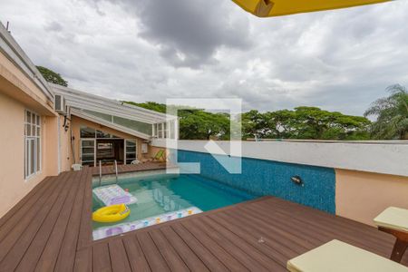 Casa à venda com 700m², 7 quartos e 5 vagas Casa à venda com 700m², 7 quartos e 5 vagasPiscina