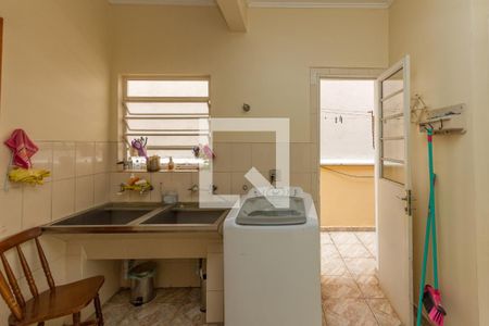 Casa à venda com 700m², 7 quartos e 5 vagas Casa à venda com 700m², 7 quartos e 5 vagasLavanderia